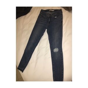 Levis women jean “711 skinny ancle jeans”